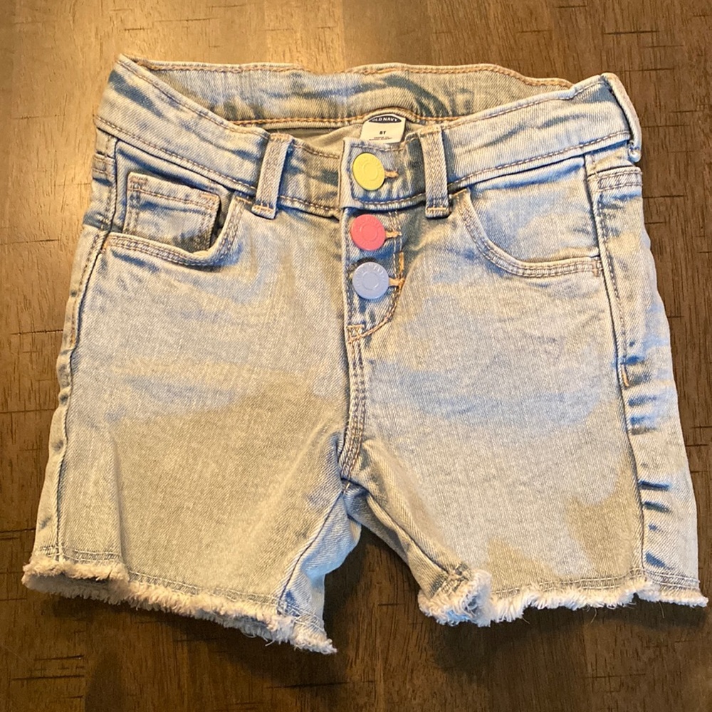 Old Navy girls 5T jean shorts.